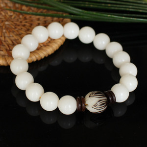 สร้อยข้อมือรากโพธิ์หยกขาว 17 เม็ดรูปดอกไม้สไตล์ชาติพันธุ์เครื่องประดับสำหรับทุกเพศสำหรับพิธีทางศาสนา - Product Image 1