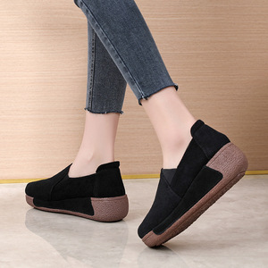 Zapatos de Mujer Colección Otoño 2025 Estilo Coreano Zapatillas Deportivas de Mujer Nuevas de Cuero con Suela Gruesa Casuales - Product Image 4