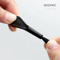 Brosse de nettoyage mini pour téléphone portable, poils en nylon, moins d'un dollar - Nouveauté 2024, 5 couleurs
