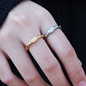 Anillo de Cruz con Rosario Religioso, Banda de Acero Inoxidable Chapada en Oro de 18K, Joyería Cristiana Católica Unisex para Fiestas, Vida Diaria, Oración y Bodas - Product Image 3
