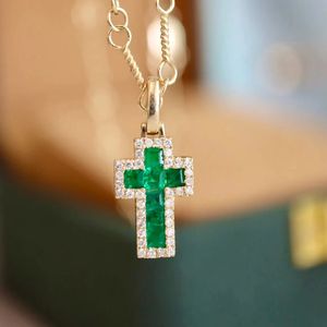 Pendentifs en or véritable 18 carats Xinfly avec boucle universelle, bijoux fins, cadeaux, diamant 0,15 ct, émeraude 0,50 ct, croix en pierres précieuses - Product Image 1