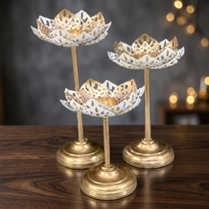 Juego de Urli Taj con pipa y pendi en la base, juego de 3 piezas de portavelas de loto, soporte de Urli de latón con pétalos perforados - Product Image 4