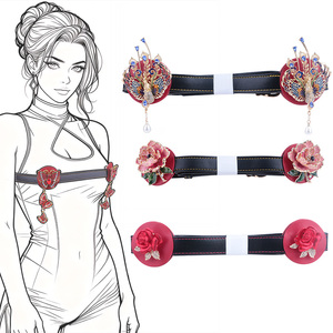 Chest Delight Leather Bondage: Serie di Prodotti per Massaggio Stimolante con Borchie, che Offrono una Sensazione di Prurito Delicato - Product Image 1