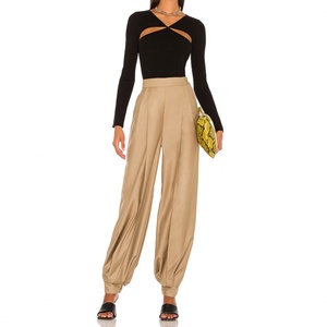 เสื้อสเวตเตอร์แขนยาวคอวีเซ็กซี่สำหรับผู้หญิงทันสมัย สีดำ ผ้าถักริบบ์ - Product Image 4