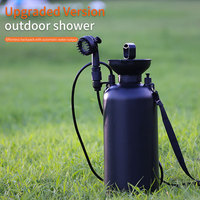 Douche portable pour animaux de compagnie en PE pressurisé de 8 L, réglable, pour les voyages, la randonnée, le surf, le camping, le jardin et la plage ; Pommeau de douche portable pour camping-car
