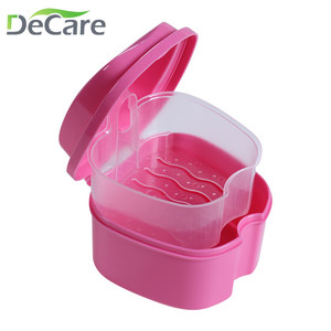 Estuche para dentaduras postizas con forma de diente, caja de almacenamiento para prótesis dentales con red para colgar - Product Image 3