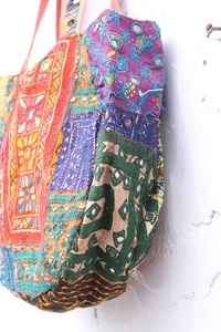 Hermosas Bolsas Banjara, una Fusión de Tradición y Estilo Boho Moderno, Bordado Tribal Auténtico y Trabajo con Espejos para Mujer - Product Image 3