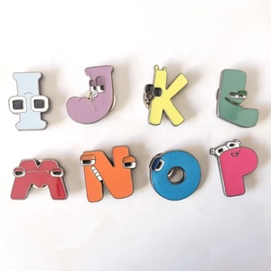 Dessin animé anglais lettre broches A-904 enfants mode émail chapeau broches accessoire d'illumination - Product Image 4