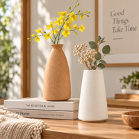 Vase en céramique émaillée minimaliste en gros, style nordique moderne, finition mate, pour la décoration de table de salon à la maison