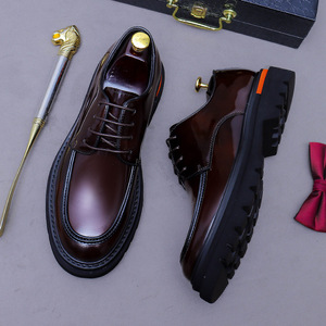 Zapatos de hombre formales de negocios para boda, zapatos de novio de cuero brillante de alta gama hechos a mano con suela gruesa tipo Derby. - Product Image 5