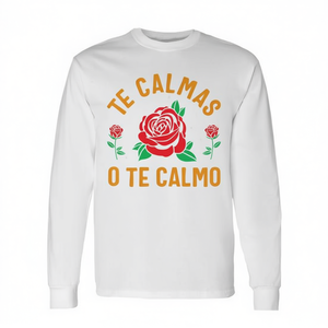 Camiseta de manga larga con estampado floral de rosas Te Calmas O Te Calmo - Product Image 2
