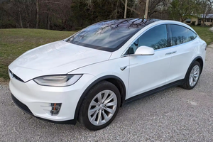 Tesla Model <span class=keywords><strong>X</strong></span> Long Range Plus 2024 d'occasion, inspectée, double moteur, transmission intégrale, autonomie EPA de 351 milles, conduite autonome complète, intérieur cuir tactile - Product Image 2
