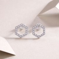 Boucles d'oreilles clous en argent sterling 925 avec moissanite hexagonale pour femme, monture géométrique creuse, couleur D, pureté VVS1