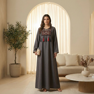 Vestido largo islámico bordado en color carbón con detalle de borlas - Product Image 1