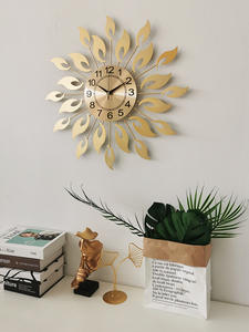 Nouvelle arrivée grande horloge murale en métal en forme de <span class=keywords><strong>soleil</strong></span>, moderne et créative, silencieuse, pour la décoration du salon, vente en gros - Product Image 3
