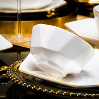 Jingdezhen Ensemble de vaisselle en céramique peinte à la main à bord doré, bol et assiette de 4 pièces allant au lave-vaisselle, cadeau de style chinois vintage