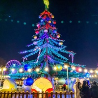 Manège Arbre de Noël : Aire de Divertissement Extérieure, Avion Rotatif à Contrôle Personnel, Thème Noël pour Centres Commerciaux et Carnavals