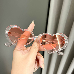 Custom logo Trendy <strong>Party</strong> love Sun <strong>Glasses</strong> Wholesale Fashion Women Heart Shaped Designer Shades Sunglasses 2025 - Product Image 4