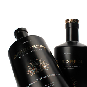 Botella de Vidrio Negra Mate Personalizada al por Mayor para Licores, Vodka, Ginebra, con Sellado Premium para Envasado de Bebidas Alcohólicas de Alta Gama - Product Image 4