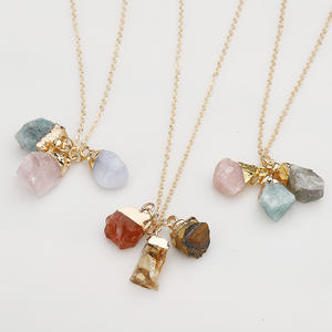 À la mode irrégulière trois pierres pendentif en acier inoxydable chaîne bijoux zodiaque pierre naturelle collier cadeau - Product Image 1