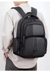 Sacs à dos décontractés pour hommes en gros, sacs à dos de voyage multi-couches avec port USB, résistants à la saleté, grande capacité - Product Image 5
