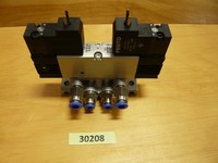 Solenoid dengan Basis Manifold, Vsva-b-d52-h-a2-1c1 ** Banyak 3 buah