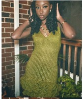 Robe en tricot crocheté pour femmes, robe mini à bretelles spaghetti ajourée avec ourlet à volants
