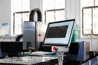 Machine de découpe laser fibre CNC à table de travail unique BS-D 6020 2000W Raycus avec contrôle Cypcut et rail de guidage Hiwin pour tôles métalliques AI