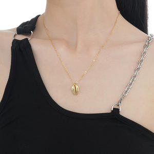 قلادة عصرية من الفولاذ المقاوم للصدأ للبيع بالجملة من المصنع بسعر رخيص قلادة صيفية للنساء على شكل صدفة على الشاطئ - Product Image 5