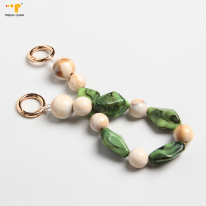 Ciondolo Natalizio per Telefono in Acrilico con Catenina a Serpente, a Forma di Fagiolo, Campanella in TPU, Trasparente, con Pietra Naturale, per Cellulare e Chiavi - Product Image 5