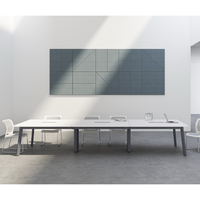 Table à manger d'affaires minimaliste de qualité supérieure avec finition en bois et base en acier robuste pour hôtels et bureaux
