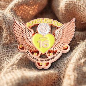 Оптовая продажа, индивидуальный дизайн, ваши собственные медицинские органы, сердце, мозг, матка, мягкая эмалированная металлическая нагрудная булавка - Product Image 3