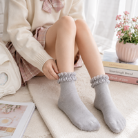 Chaussettes en coton doux respirantes et élastiques avec dentelle pour femmes et filles – Vente en gros – Fabricant de chaussettes tendance