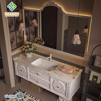 Meuble-lavabo mural moderne en bois massif de style farmhouse avec évier en cuivre, miroir LED et vasque en céramique - Cuisine