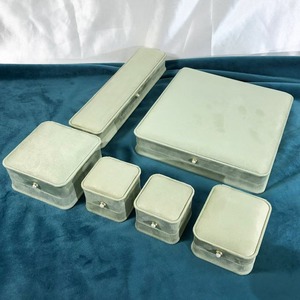 Caja de Joyería de Terciopelo Personalizada con Hebilla de Perlas para Colección de Joyas, Anillos, Collares, Pendientes, Pulseras y Collares de Perlas, Caja de Regalo - Product Image 3