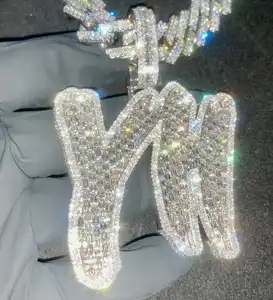 Hip Hop Full Iced Out S925 Messing Zweifarbiger Moissan ite Diamond Zircon Letter mit eigenem Logo Anhänger Halskette
