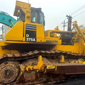 Bulldozer sur chenilles Komatsu D375A de 70 tonnes, peinture d'origine, bon état de fonctionnement, peu d'heures de service, composants de boîte de vitesses essentiels. - Product Image 1