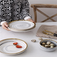Ensemble de vaisselle en marbre de style européen, assiettes en céramique écologique avec bordure dorée, ensemble de vaisselle en gros