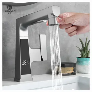 Alta qualidade novo estilo chinês bacia torneira banho deck montagem moderna torneira do banheiro pull-out digital inteligente