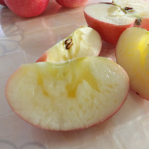 Pommes Fuji fraîches Délicieux fruits de pommes fraîches en provenance de Chine au meilleur prix Pommes fraîches pour l'exportation sur de nombreux marchés - Product Image 1