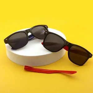 2023 도매 새로운 사용자 정의 로고 저렴한 선글라스 트렌드 선글라스 패션 중립 필름 UV400 안경 새로운 선글라스
