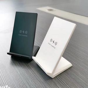 Nouvelle technologie de <span class=keywords><strong>chargeur</strong></span> <span class=keywords><strong>sans</strong></span> <span class=keywords><strong>fil</strong></span> rapide 10W avec port Type C, support de téléphone <span class=keywords><strong>portable</strong></span> pliable et <span class=keywords><strong>portable</strong></span> - Product Image 5