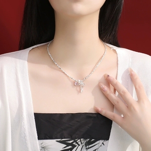 LT-228 Broken <strong>Silver</strong> Bow Heart-shaped <strong>Necklace</strong> <strong>Unique</strong> and Versatile High-end Collarbone Chain for Women - Product Image 3