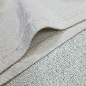 Polo de haute qualité à manches longues avec logo brodé T-shirts en coton - Product Image 5
