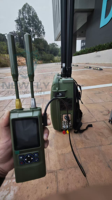 Détecteur de drones à bande ultra-large F8 580g 100MHz-8GHz 1km DJI Autel FPV Batterie 7H Système de sécurité IP54