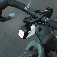 Phare avant Gaciron Cetus Max 2000LM avec autonomie de 30H, faisceau bas anti-éblouissement, capteur de vibration et télécommande sans fil pour le cyclisme nocturne