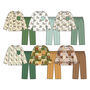 Ensemble décontracté pour garçons : T-shirt à manches longues avec poche et imprimé canard colvert, pantalon droit uni - Product Image 1