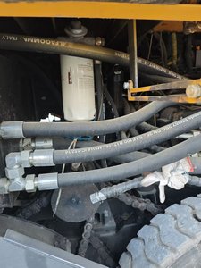 Pavéuse à <span class=keywords><strong>béton</strong></span> asphalteuse sur roues XC MG-RP452 d'occasion de 2016, largeur de pavage de 2 à 4,5 m, capacité de 240 t/h, moteur et pompe de 73,5 kW - Product Image 3