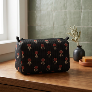 Pochette en coton matelassé à motif de points Midnight Bloom avec fermeture à glissière - Cadeau de mariage moderne et éco-luxe, étui de rangement pour cosmétiques - Product Image 3
