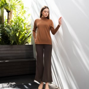 Pantalon évasé en polyknit extensible à taille élastique, best-seller - Product Image 1